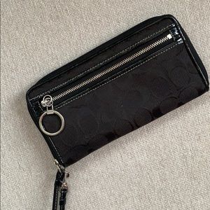Coach Bags - Coach Wristlet/Wallet Coach Bags - Coach Wristlet/Wallet